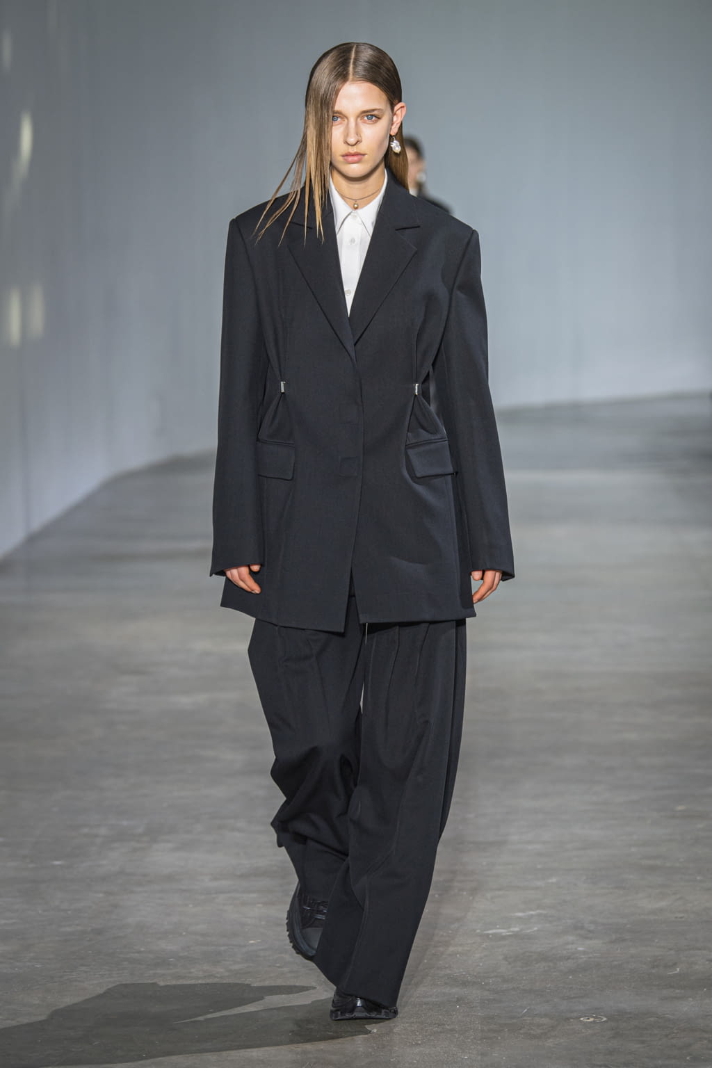 Fashion Week Paris Fall/Winter 2020 look 30 from the Wooyoungmi collection menswear