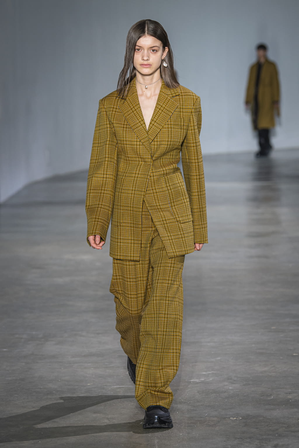 Fashion Week Paris Fall/Winter 2020 look 34 from the Wooyoungmi collection menswear