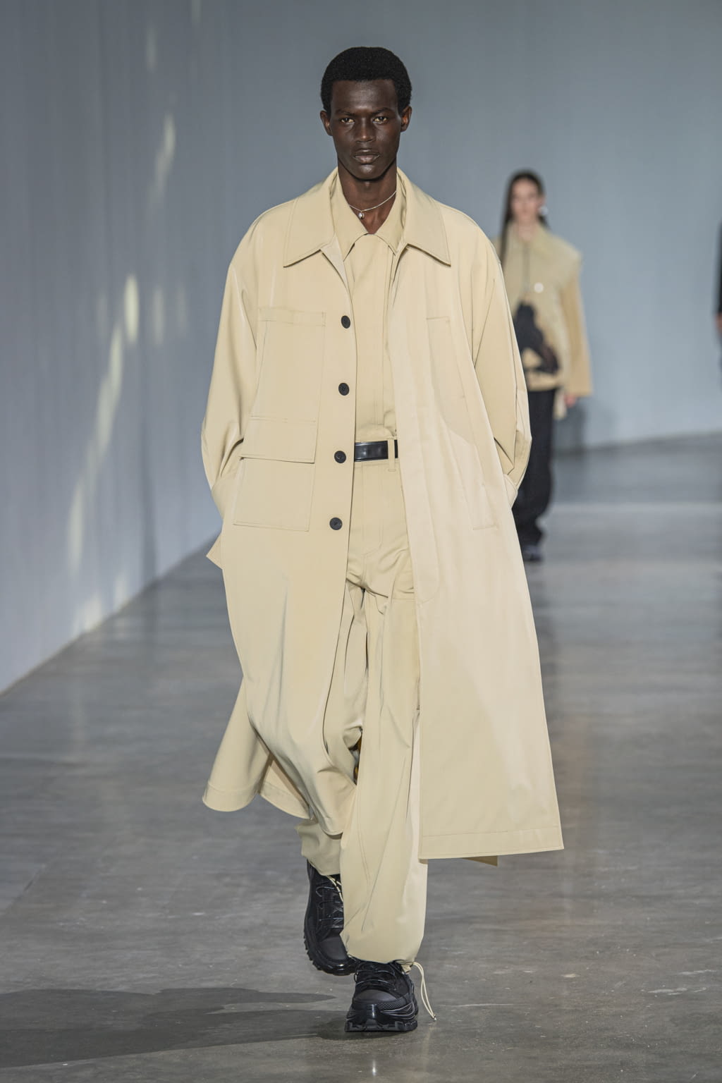Fashion Week Paris Fall/Winter 2020 look 43 from the Wooyoungmi collection 男装