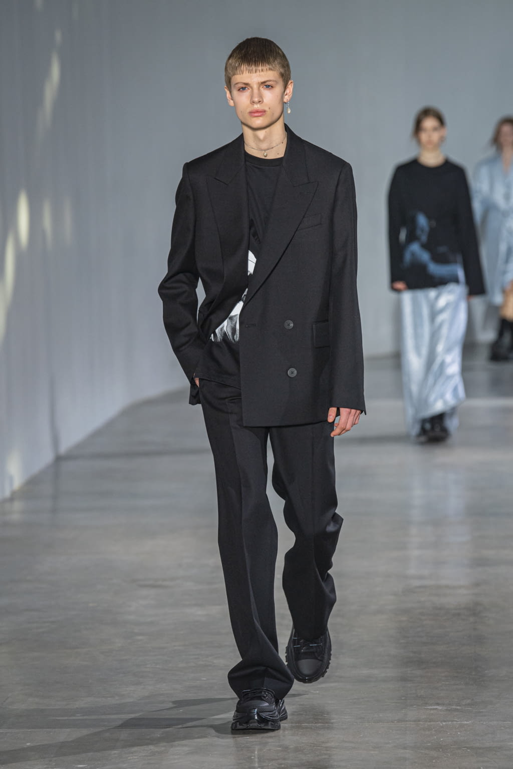 Fashion Week Paris Fall/Winter 2020 look 48 from the Wooyoungmi collection menswear