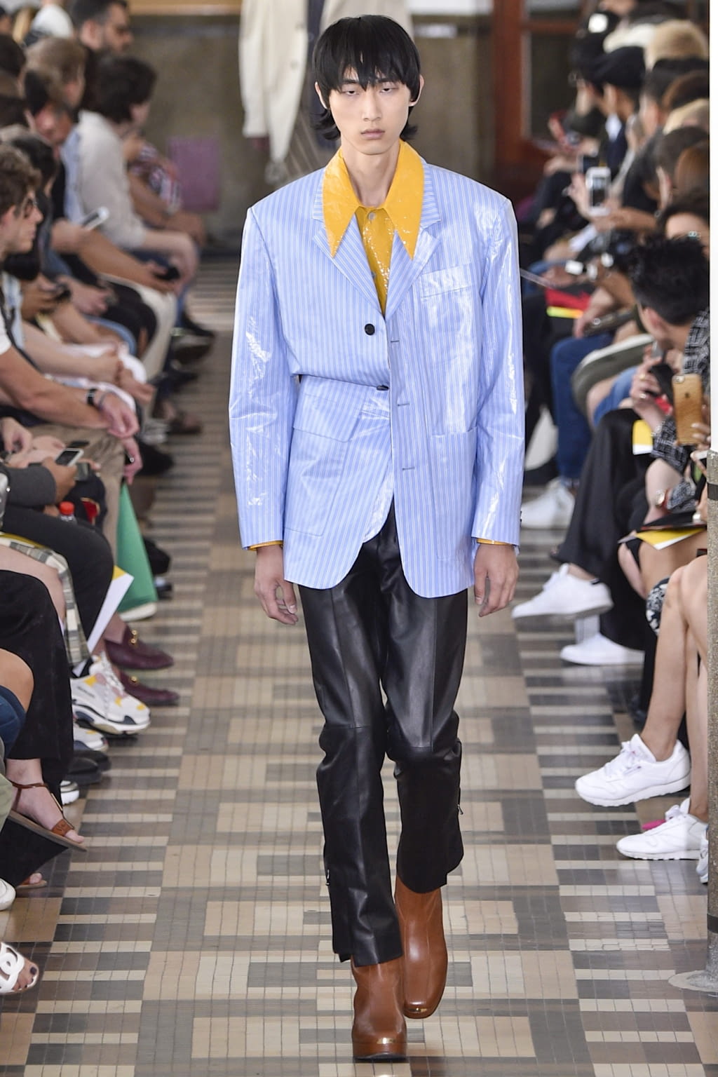 Fashion Week Paris Spring/Summer 2019 look 5 from the Wooyoungmi collection menswear