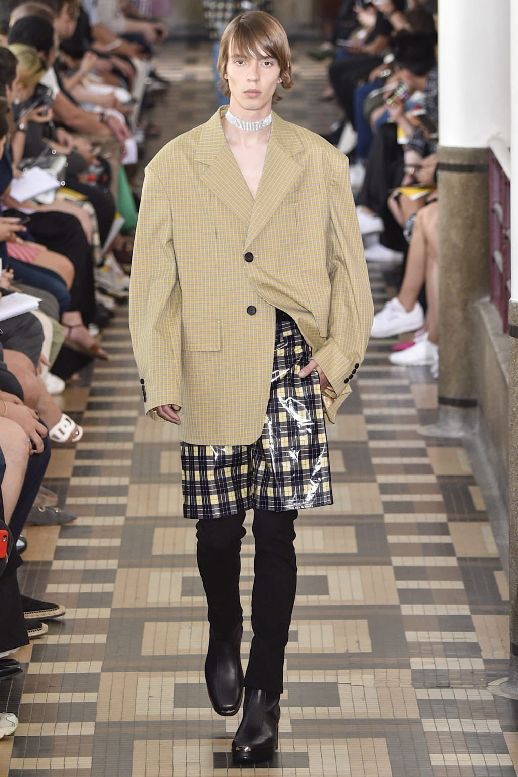Fashion Week Paris Spring/Summer 2019 look 9 from the Wooyoungmi collection menswear