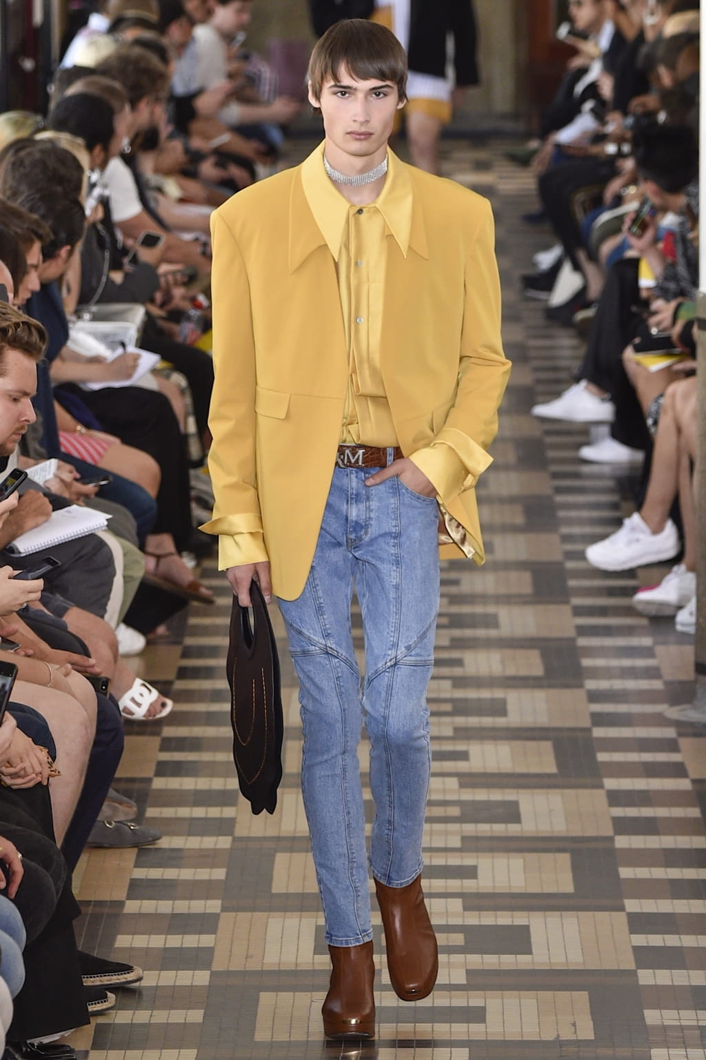 Fashion Week Paris Spring/Summer 2019 look 13 from the Wooyoungmi collection 男装