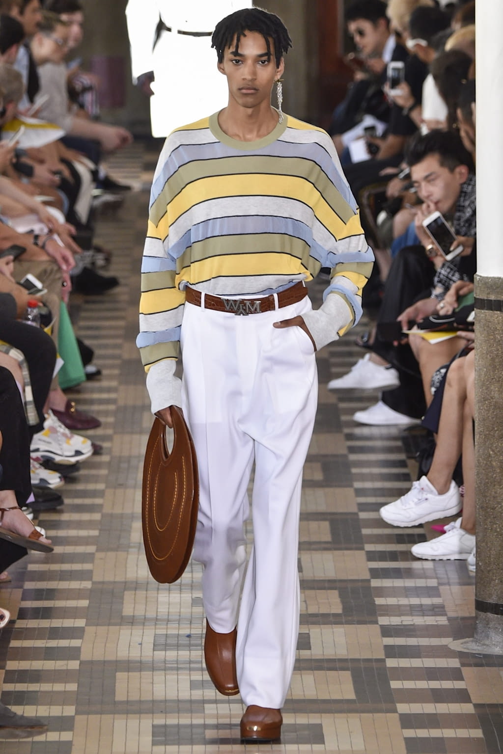 Fashion Week Paris Spring/Summer 2019 look 23 from the Wooyoungmi collection menswear