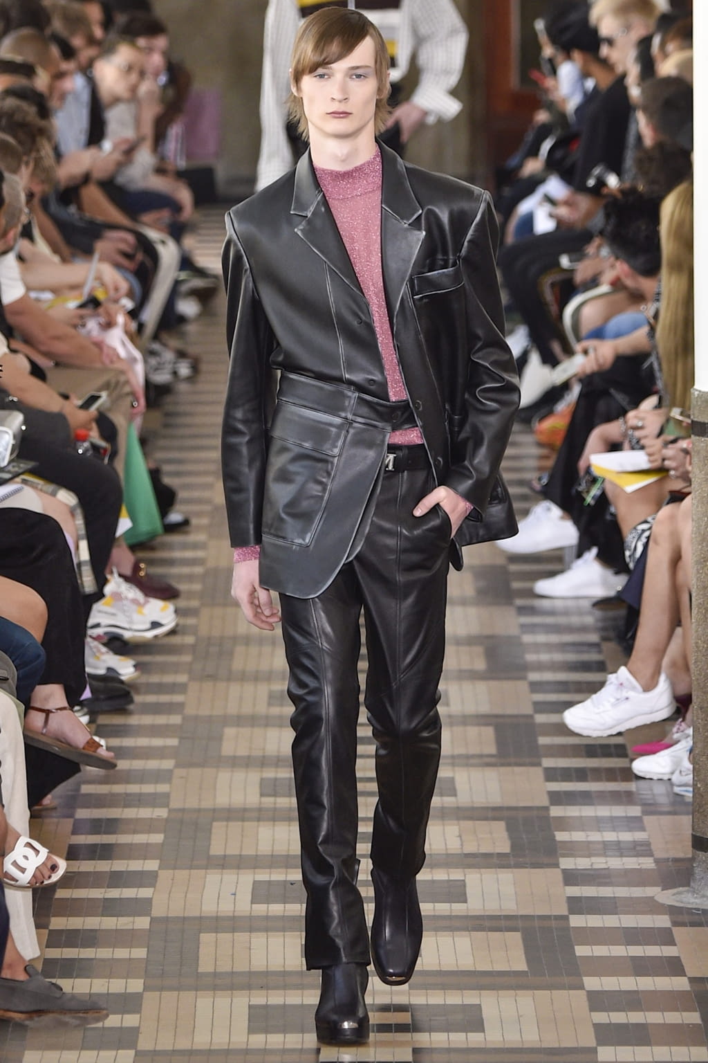 Fashion Week Paris Spring/Summer 2019 look 29 from the Wooyoungmi collection menswear