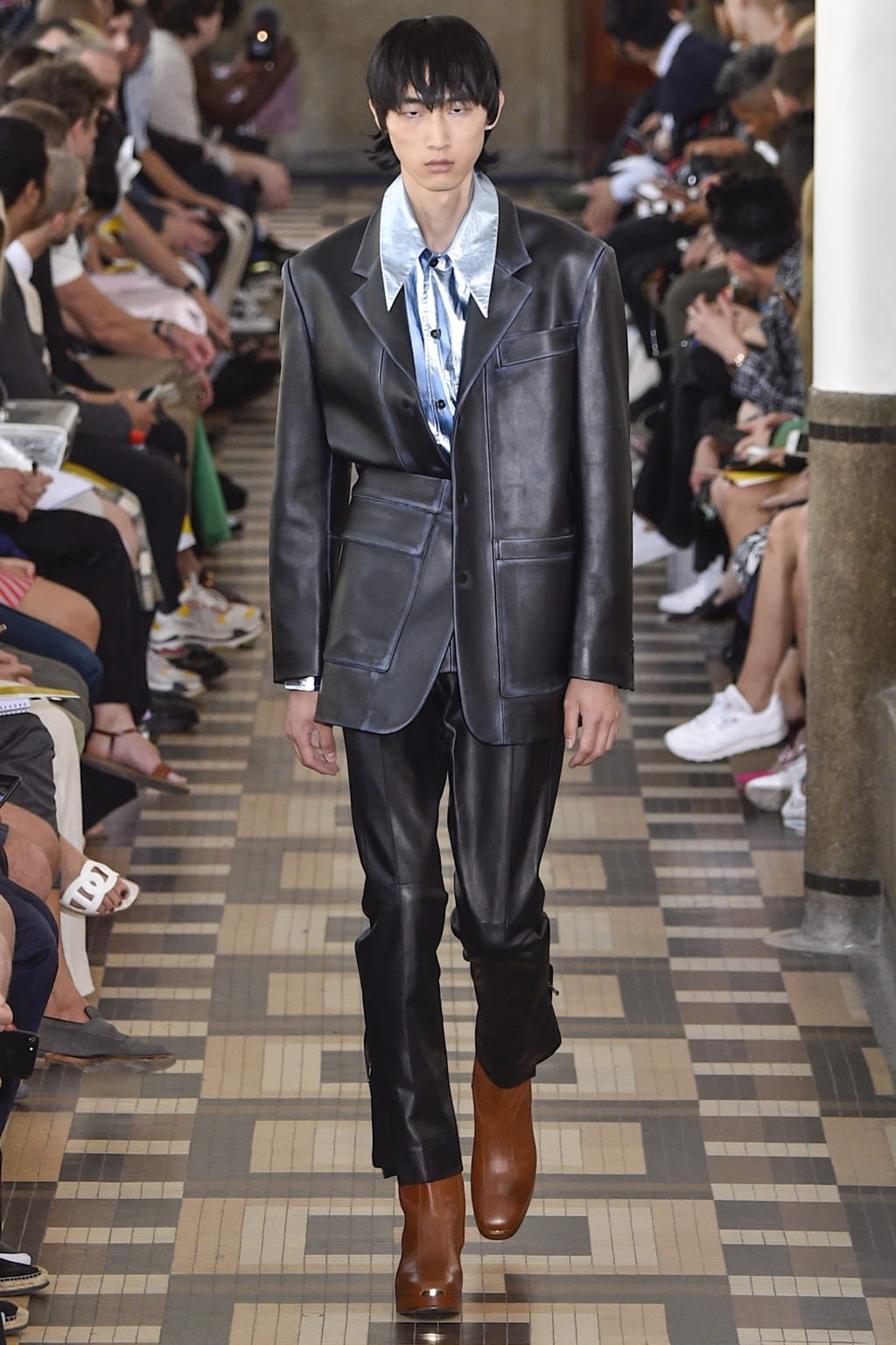 Fashion Week Paris Spring/Summer 2019 look 40 from the Wooyoungmi collection menswear