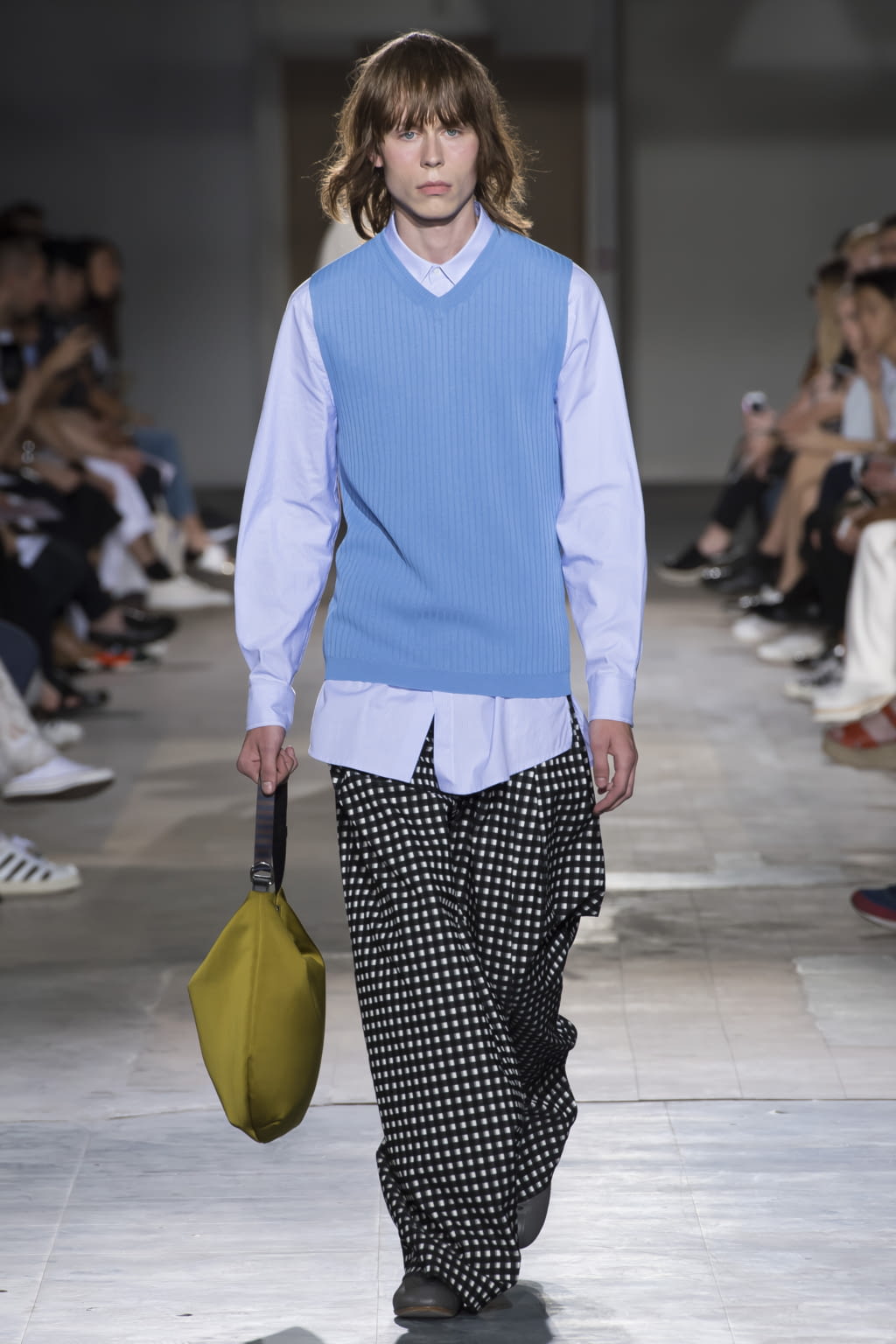 Fashion Week Paris Spring/Summer 2017 look 24 from the Wooyoungmi collection 男装