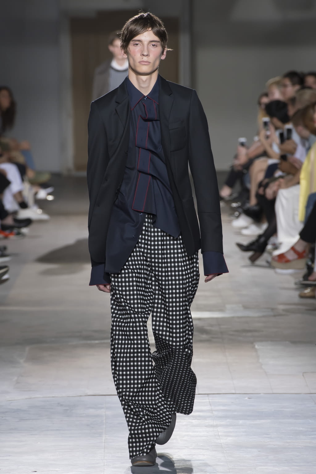 Fashion Week Paris Spring/Summer 2017 look 37 from the Wooyoungmi collection menswear