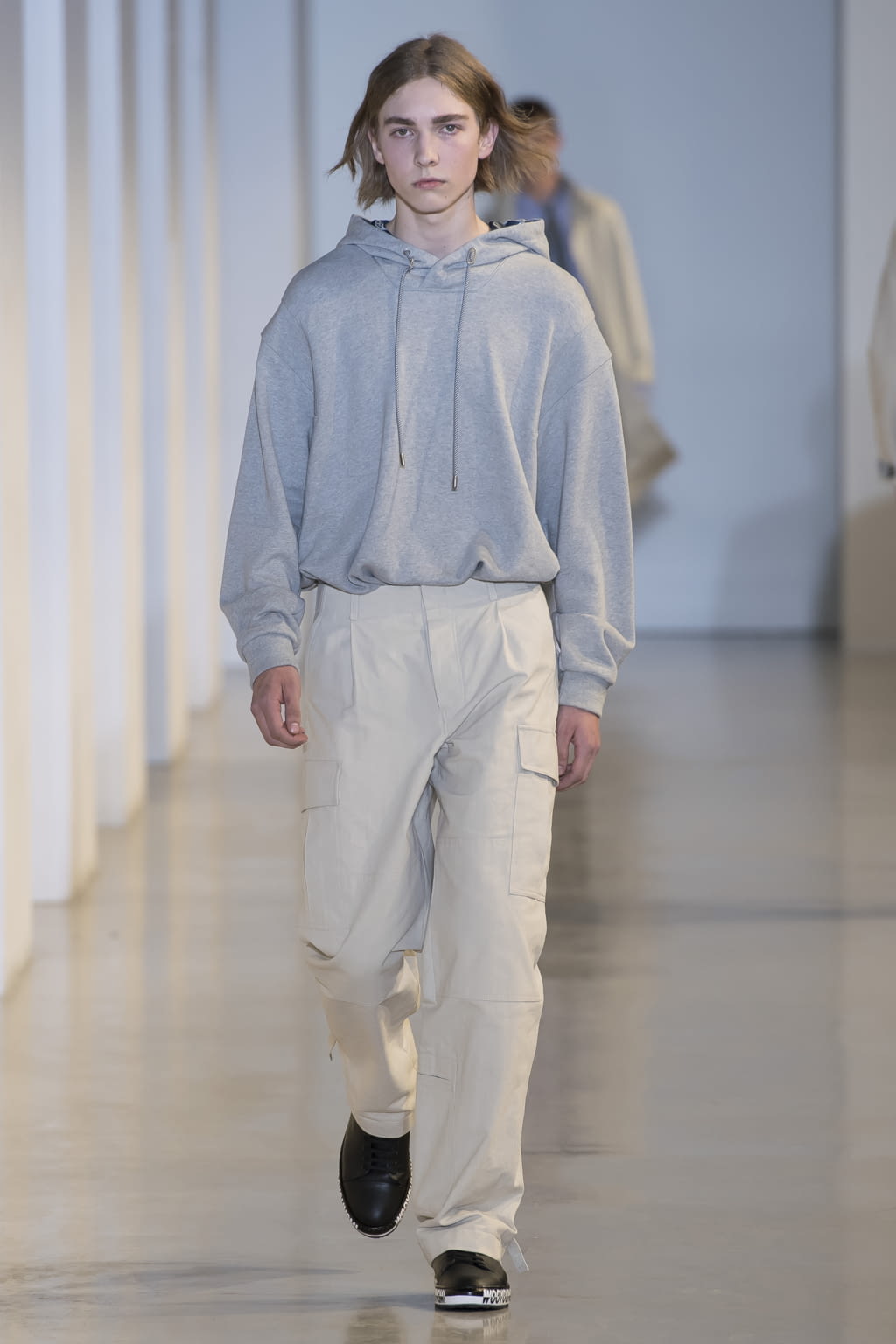 Fashion Week Paris Spring/Summer 2018 look 13 from the Wooyoungmi collection menswear