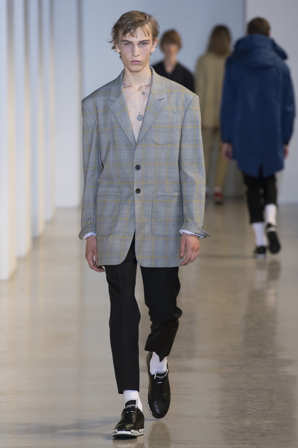 Fashion Week Paris Spring/Summer 2018 look 28 from the Wooyoungmi collection menswear