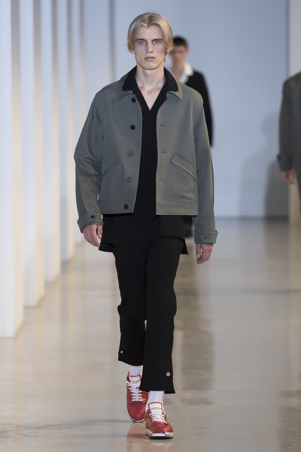 Fashion Week Paris Spring/Summer 2018 look 4 from the Wooyoungmi collection 男装