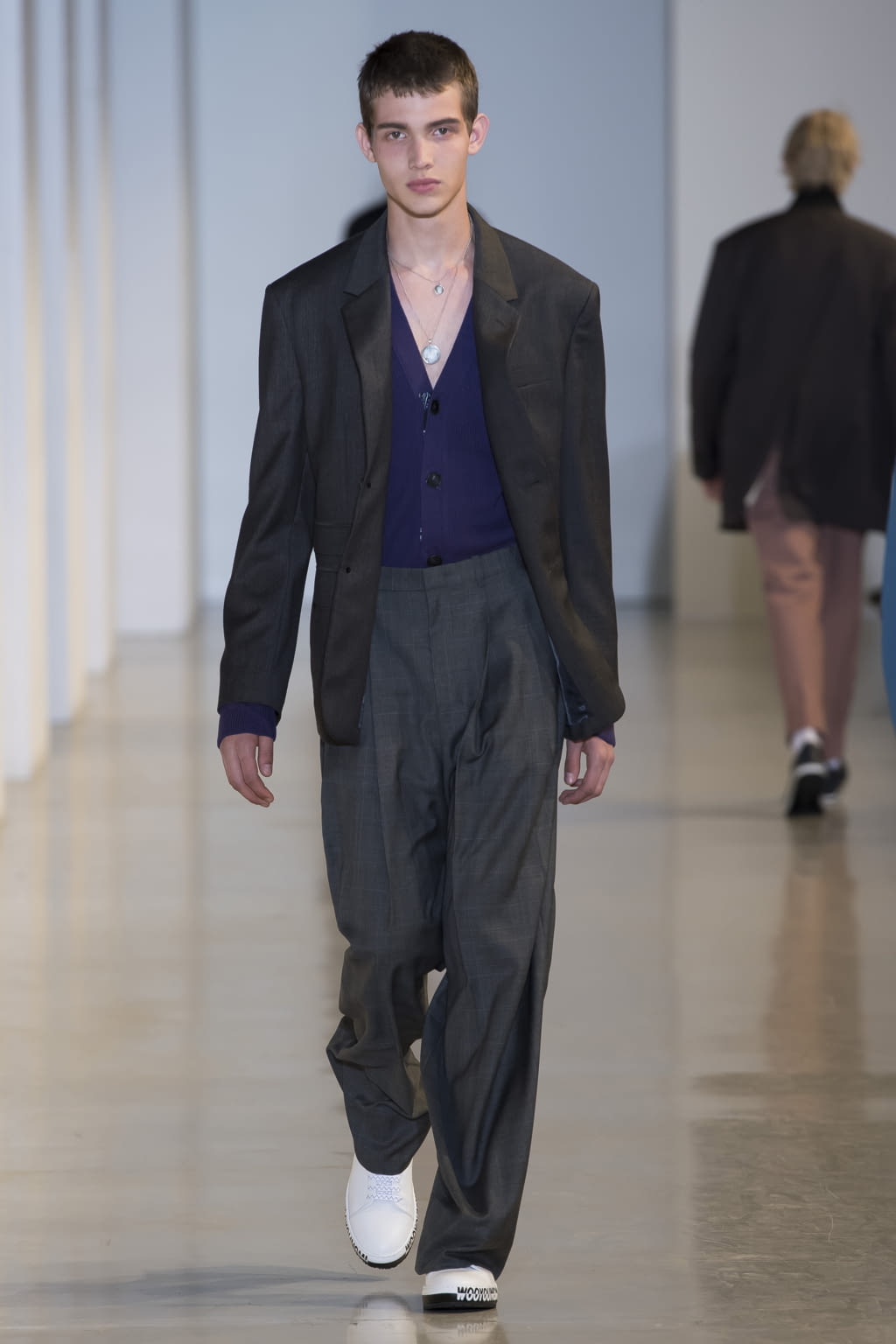 Fashion Week Paris Spring/Summer 2018 look 41 from the Wooyoungmi collection menswear