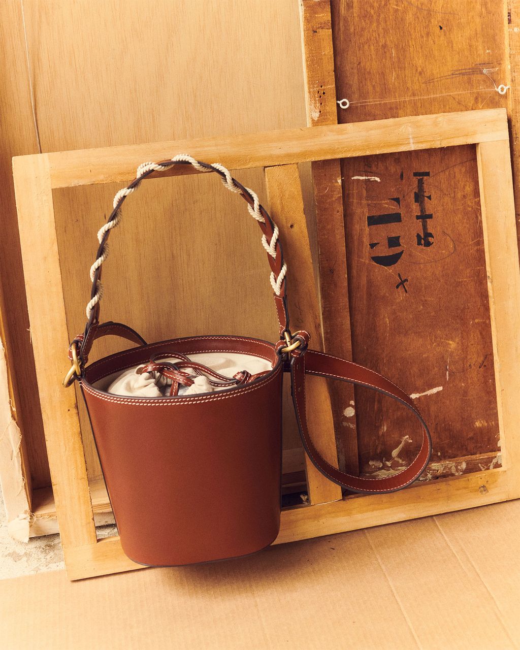 Fashion Week Paris Fall/Winter 2024 look 10 from the Sessùn collection womenswear accessories