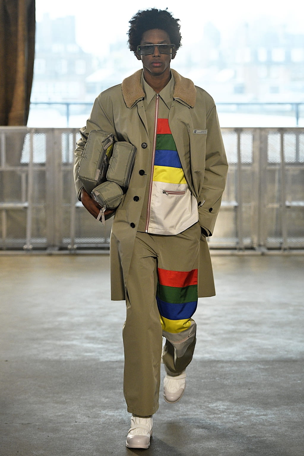 Fashion Week London Fall/Winter 2019 look 44 from the Xander Zhou collection 男装