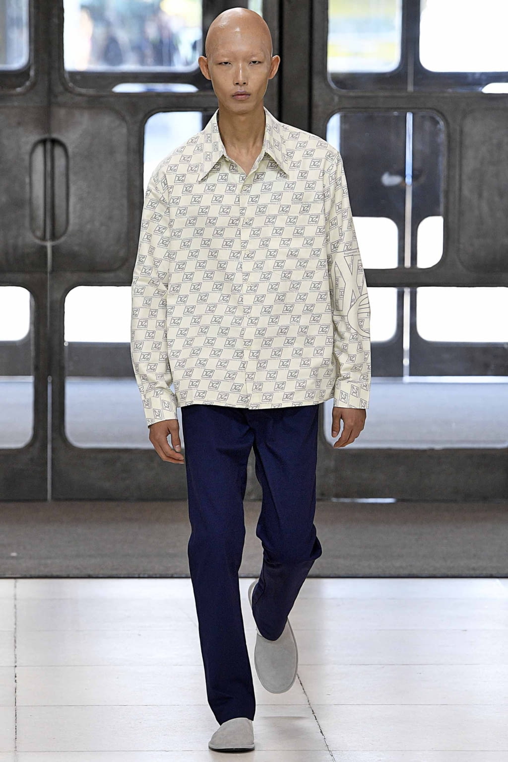 Fashion Week London Spring/Summer 2019 look 5 from the Xander Zhou collection menswear