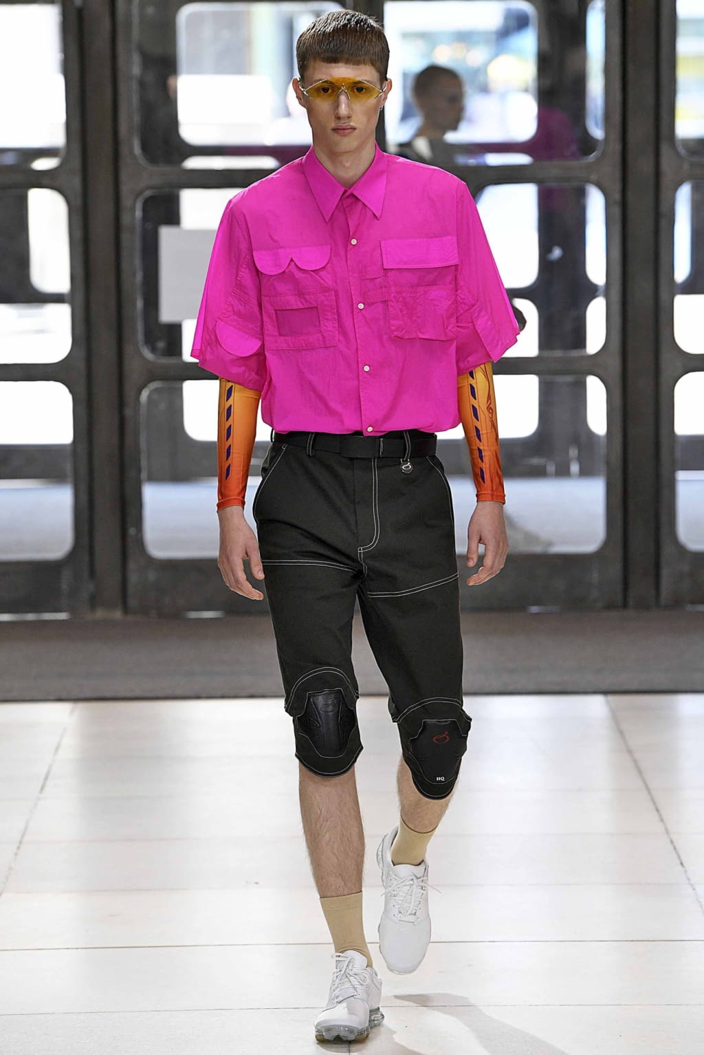 Fashion Week London Spring/Summer 2019 look 6 from the Xander Zhou collection menswear
