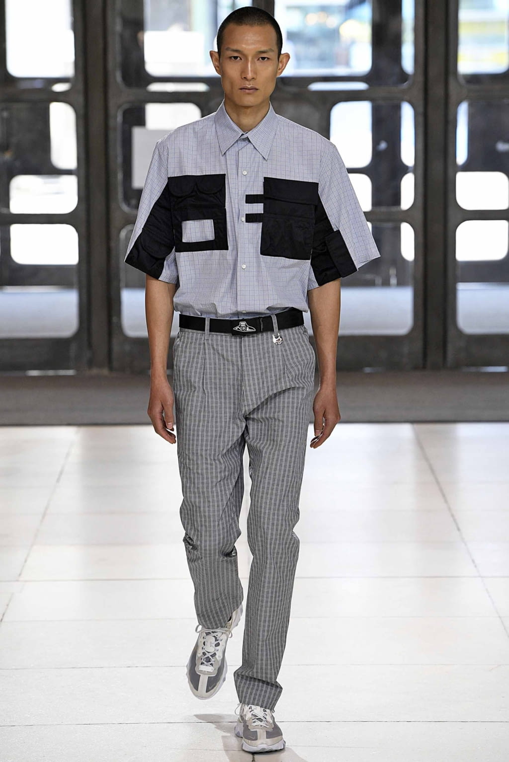 Fashion Week London Spring/Summer 2019 look 9 from the Xander Zhou collection 男装