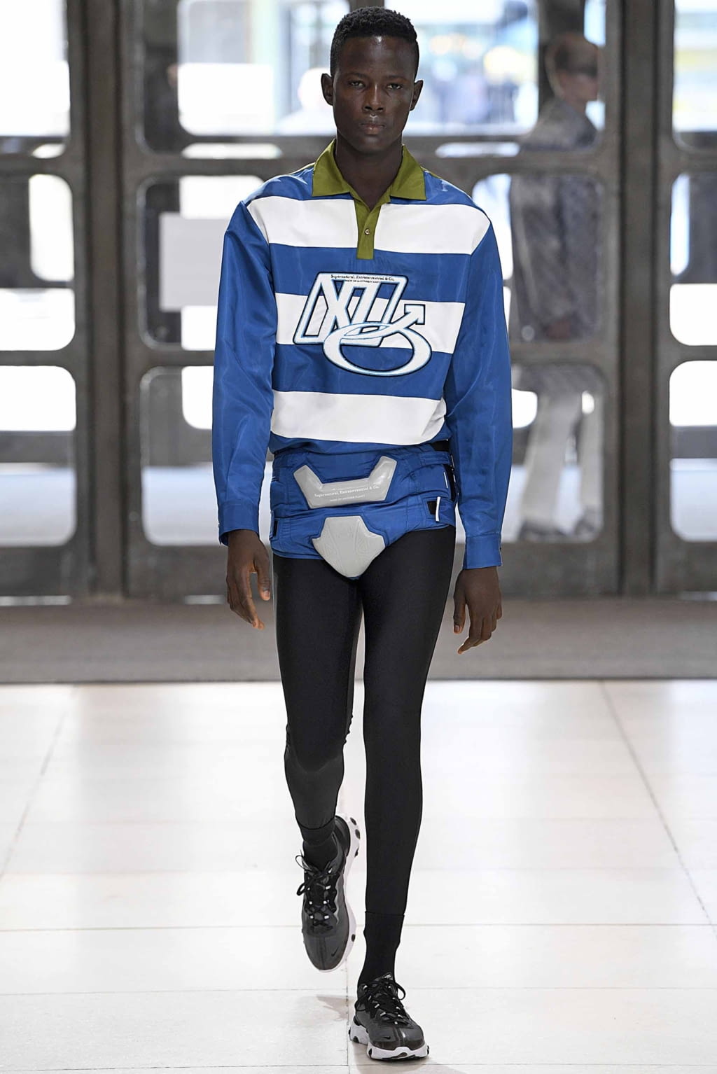 Fashion Week London Spring/Summer 2019 look 16 from the Xander Zhou collection menswear