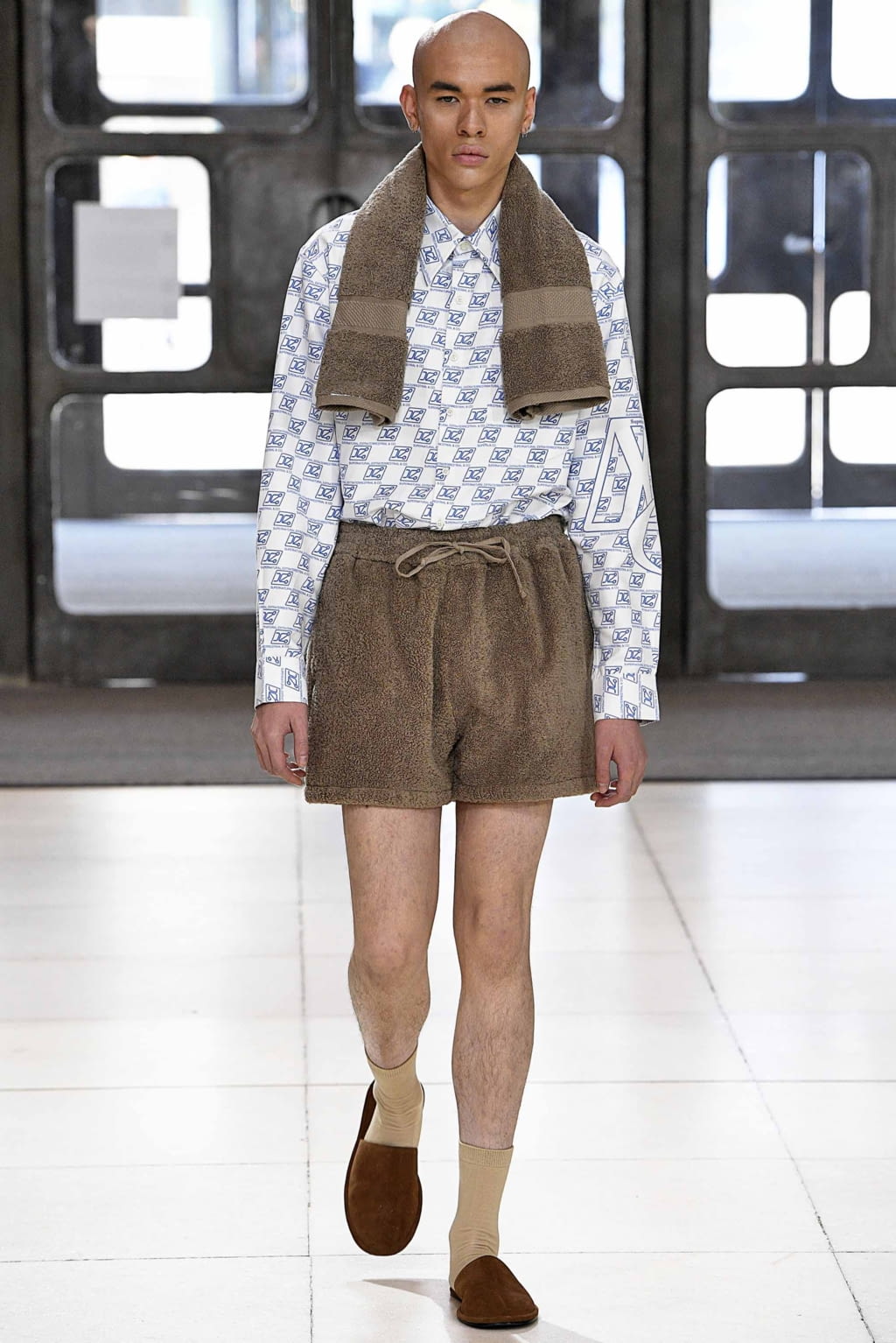 Fashion Week London Spring/Summer 2019 look 26 from the Xander Zhou collection menswear