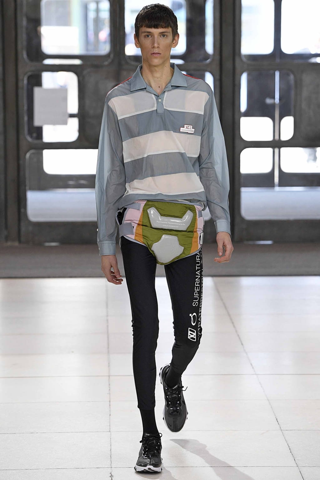 Fashion Week London Spring/Summer 2019 look 27 from the Xander Zhou collection 男装