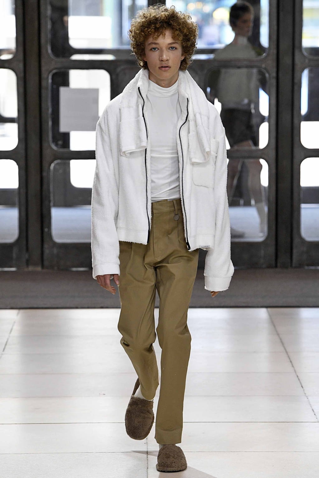 Fashion Week London Spring/Summer 2019 look 30 from the Xander Zhou collection menswear