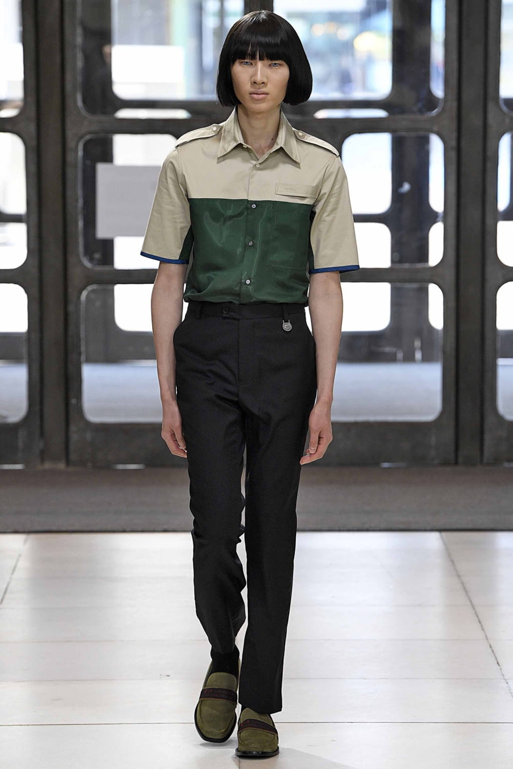 Fashion Week London Spring/Summer 2019 look 33 from the Xander Zhou collection 男装