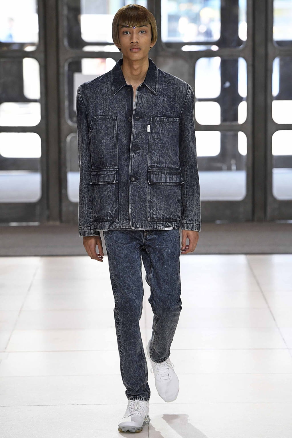 Fashion Week London Spring/Summer 2019 look 36 from the Xander Zhou collection menswear