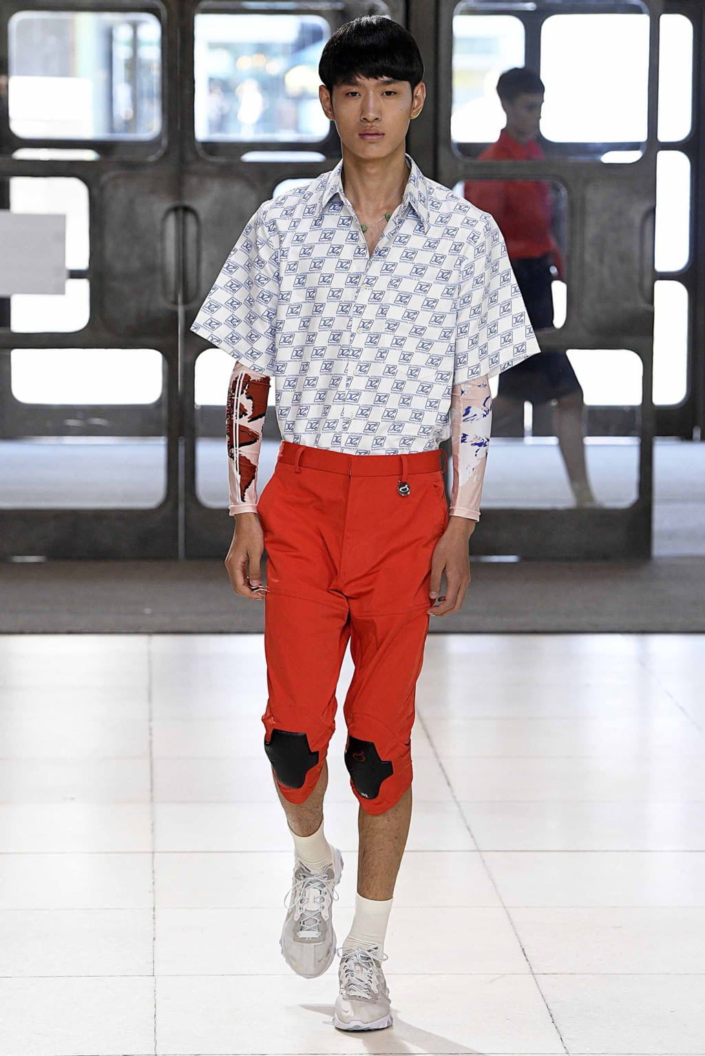 Fashion Week London Spring/Summer 2019 look 38 from the Xander Zhou collection menswear