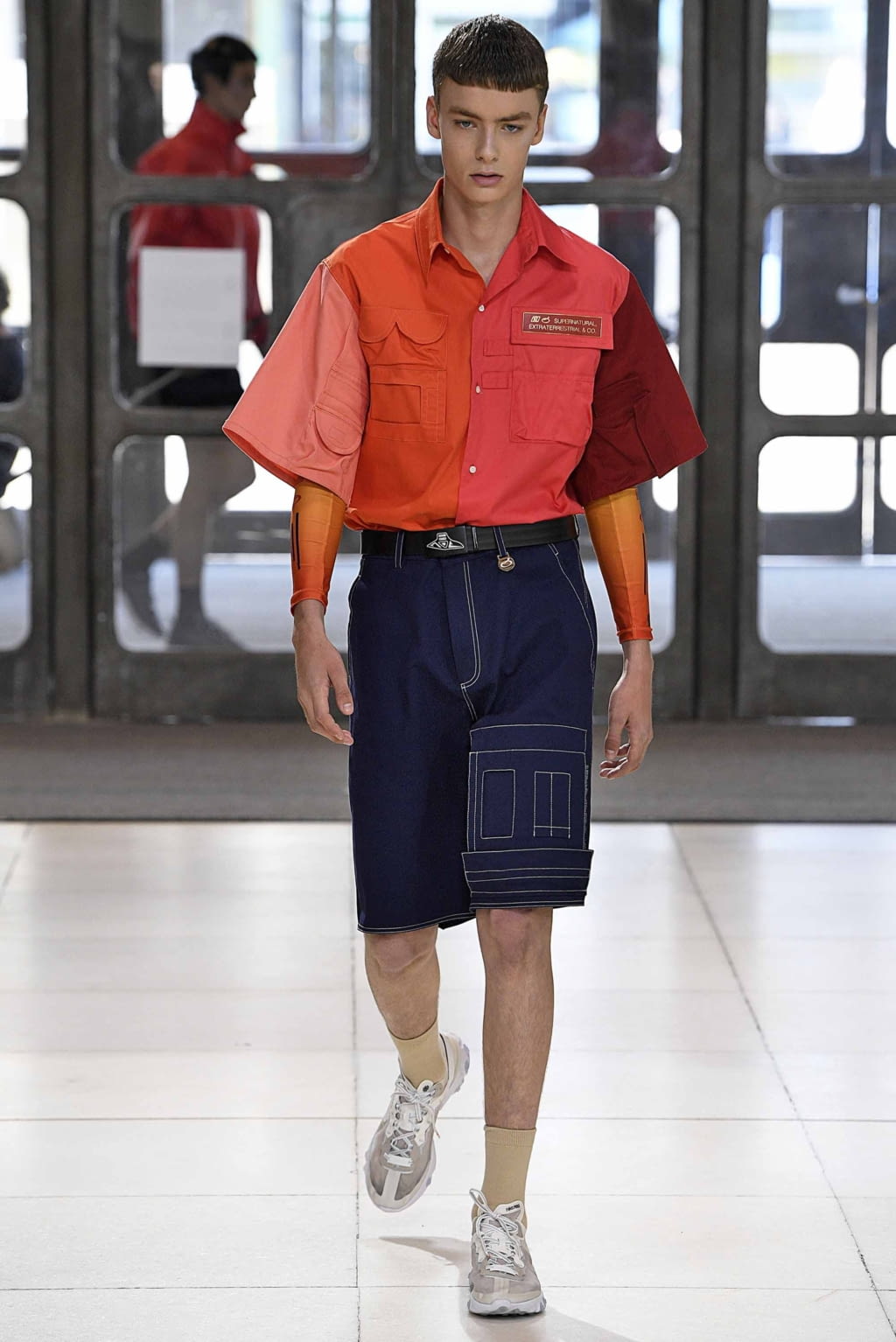 Fashion Week London Spring/Summer 2019 look 39 from the Xander Zhou collection 男装