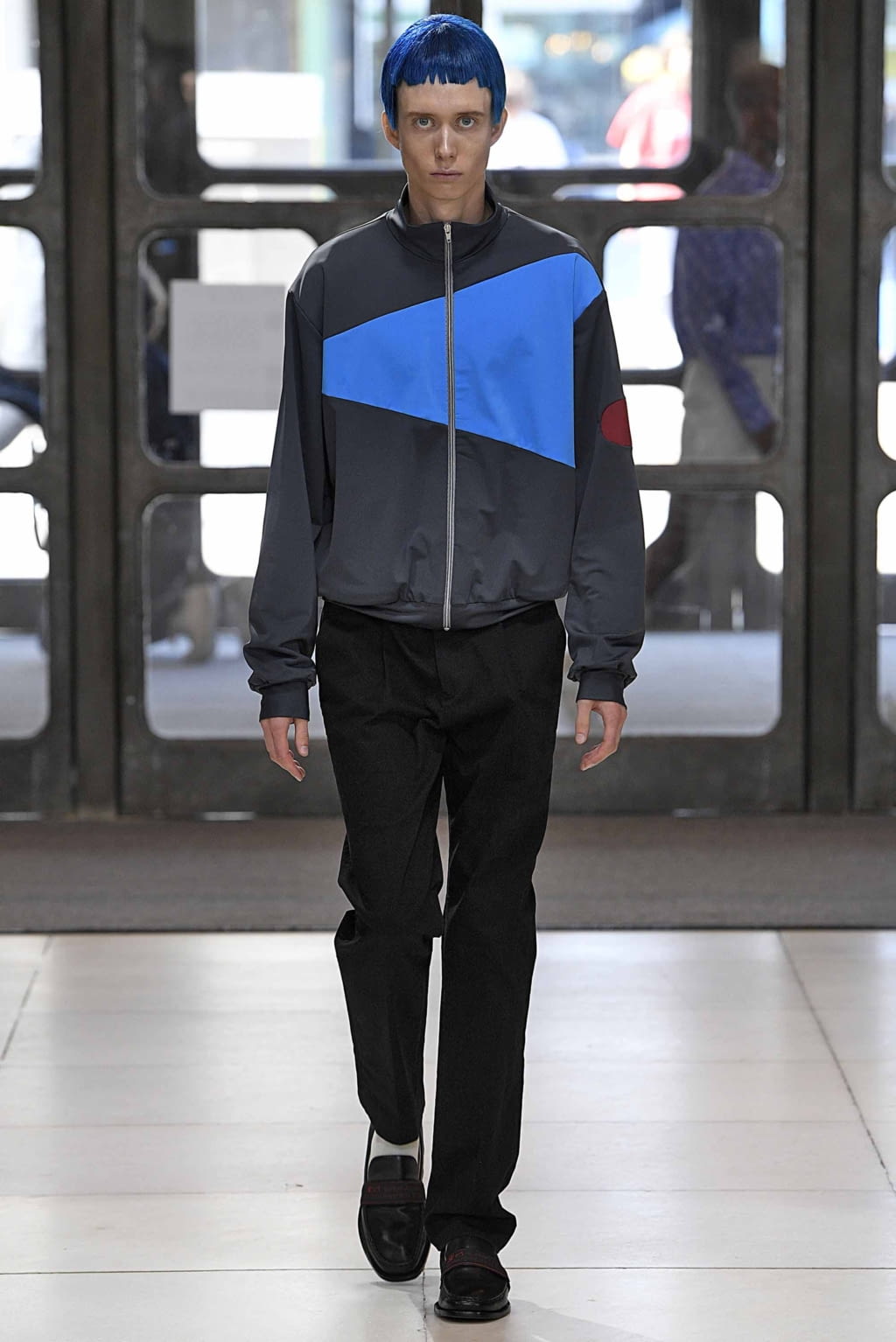 Fashion Week London Spring/Summer 2019 look 46 from the Xander Zhou collection 男装