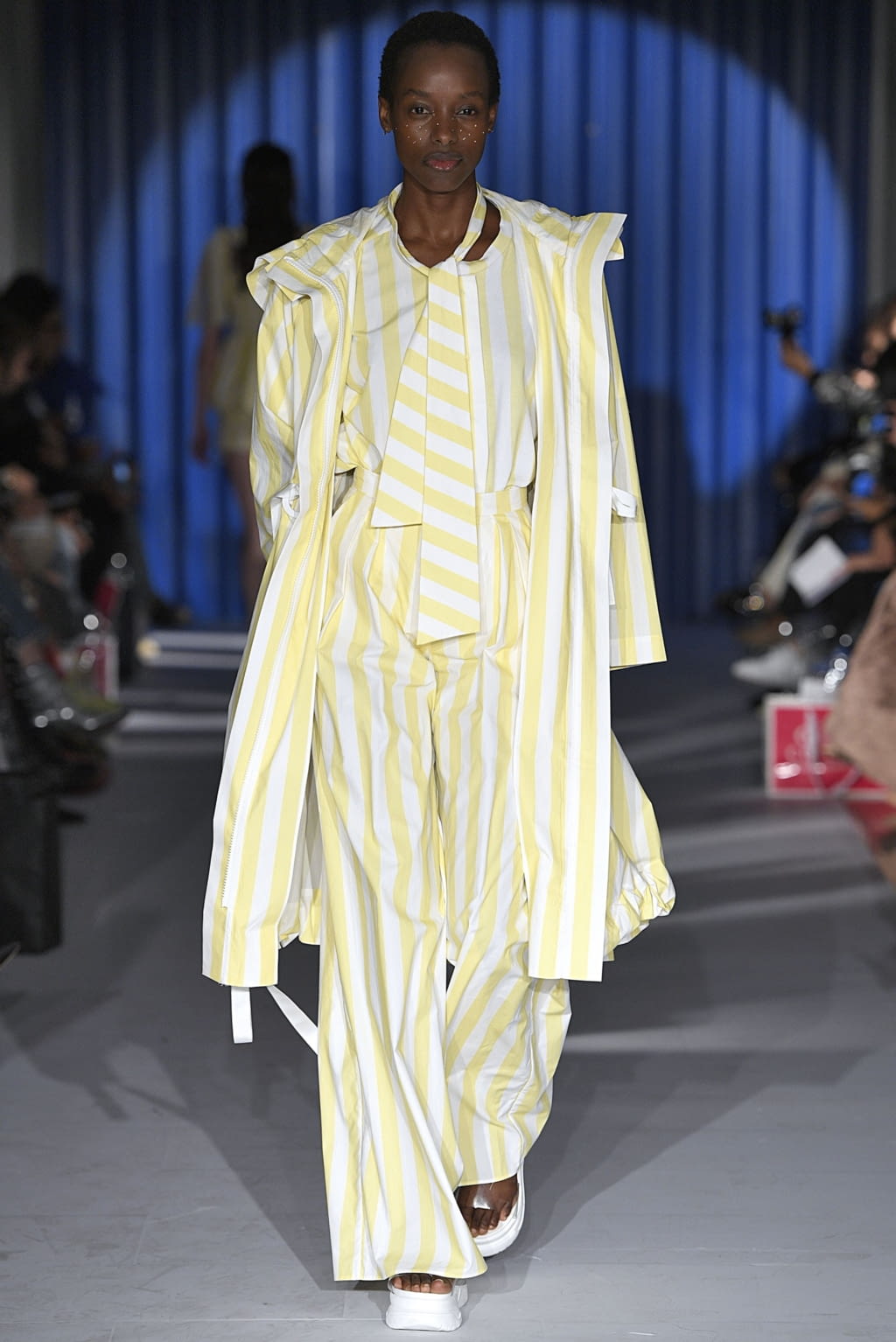 Fashion Week London Spring/Summer 2019 look 5 from the Xiao Li collection 女装