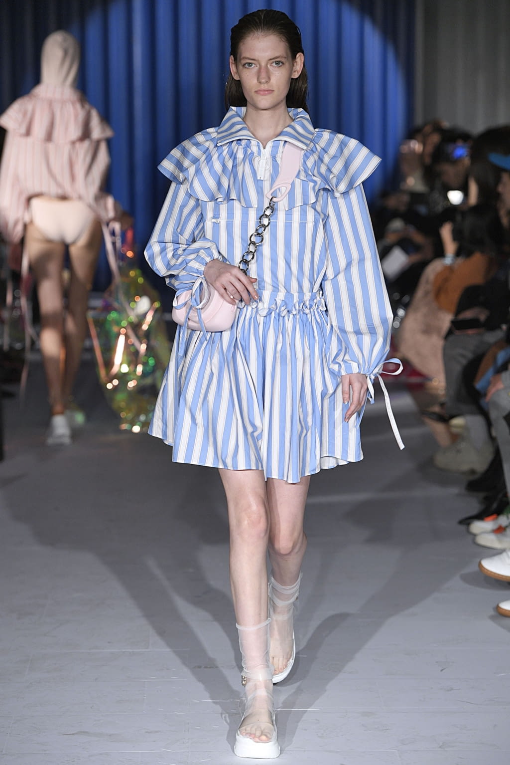 Fashion Week London Spring/Summer 2019 look 7 from the Xiao Li collection 女装