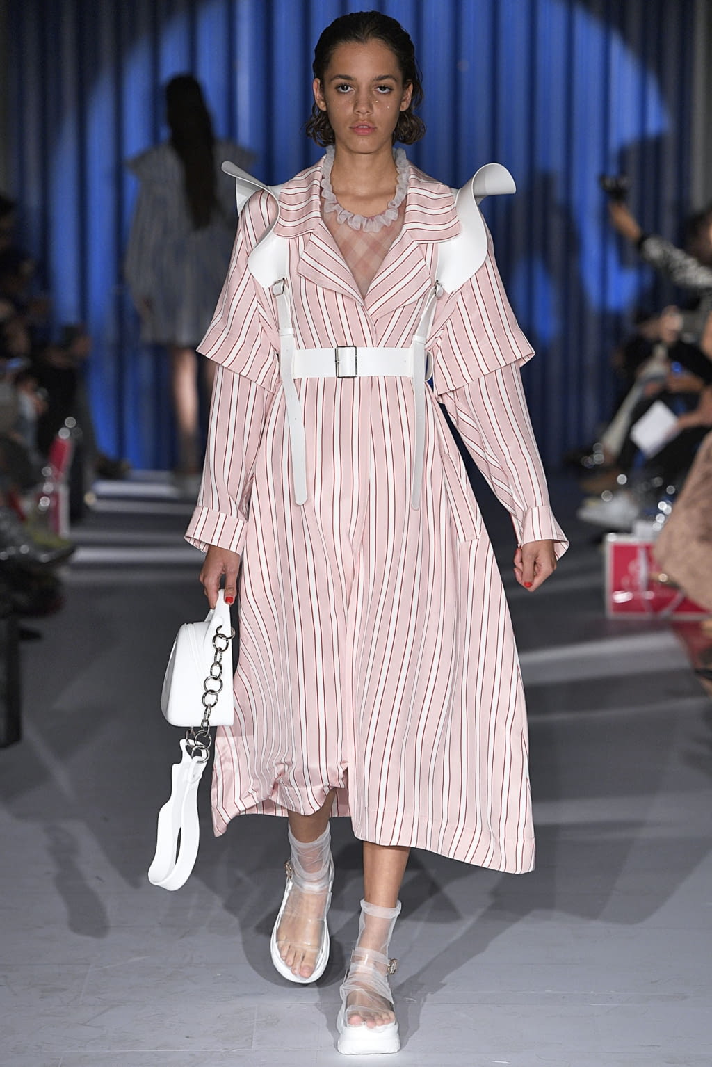 Fashion Week London Spring/Summer 2019 look 8 from the Xiao Li collection womenswear