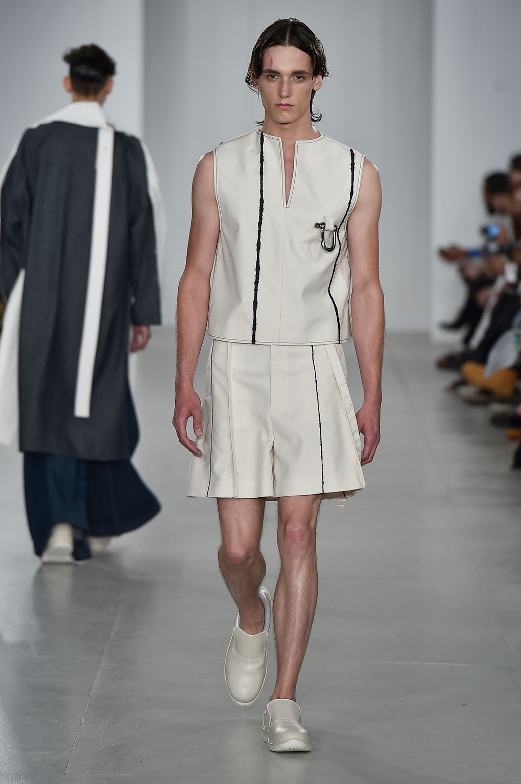 Fashion Week London Spring/Summer 2017 look 18 from the XIMONLEE collection menswear