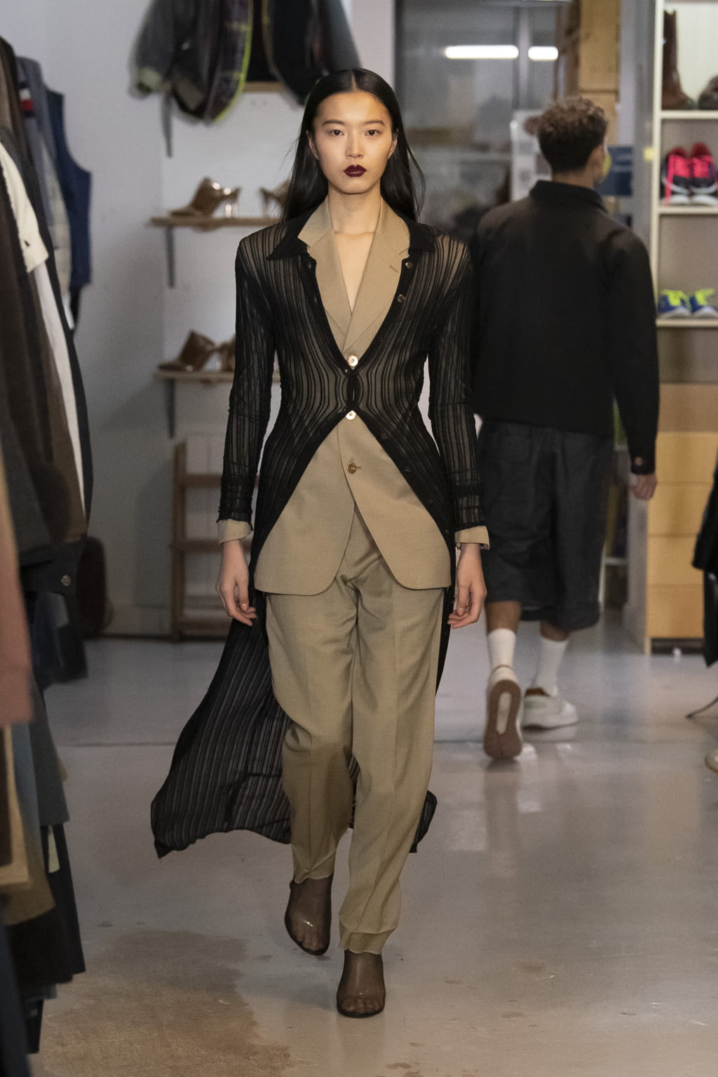 Fashion Week Paris Fall/Winter 2020 look 18 from the Xuly Bët collection 女装
