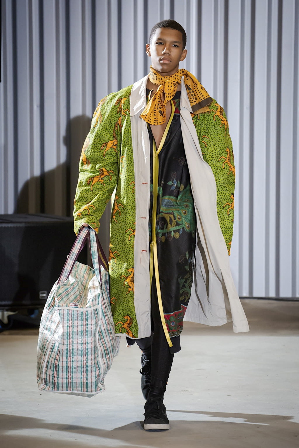 Fashion Week Paris Spring/Summer 2021 look 14 from the Xuly Bët collection womenswear