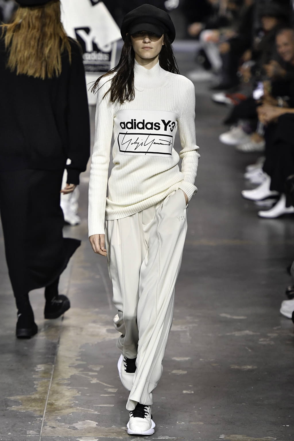 Fashion Week Paris Fall/Winter 2019 look 10 de la collection Y-3 menswear