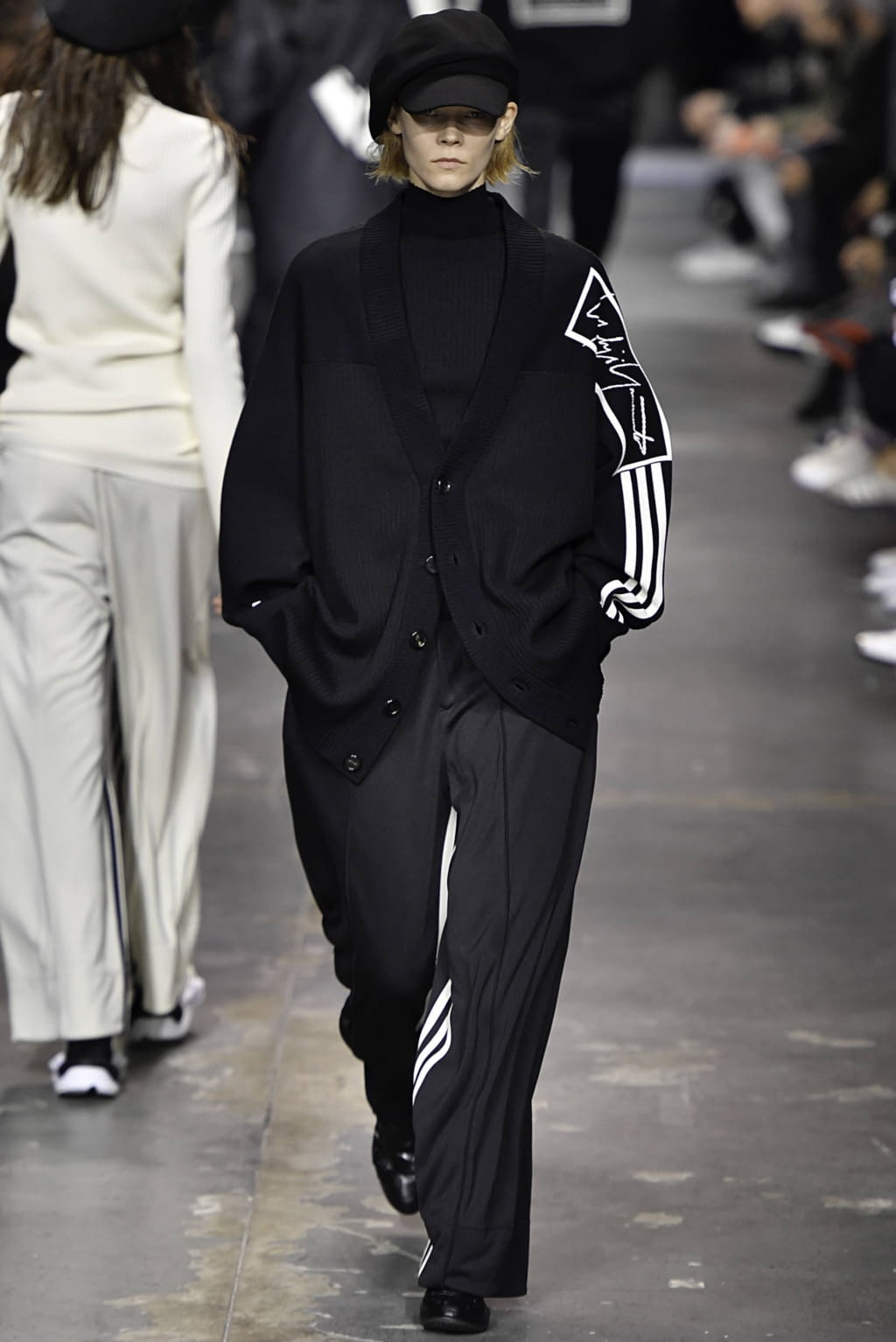 Fashion Week Paris Fall/Winter 2019 look 11 from the Y-3 collection 男装