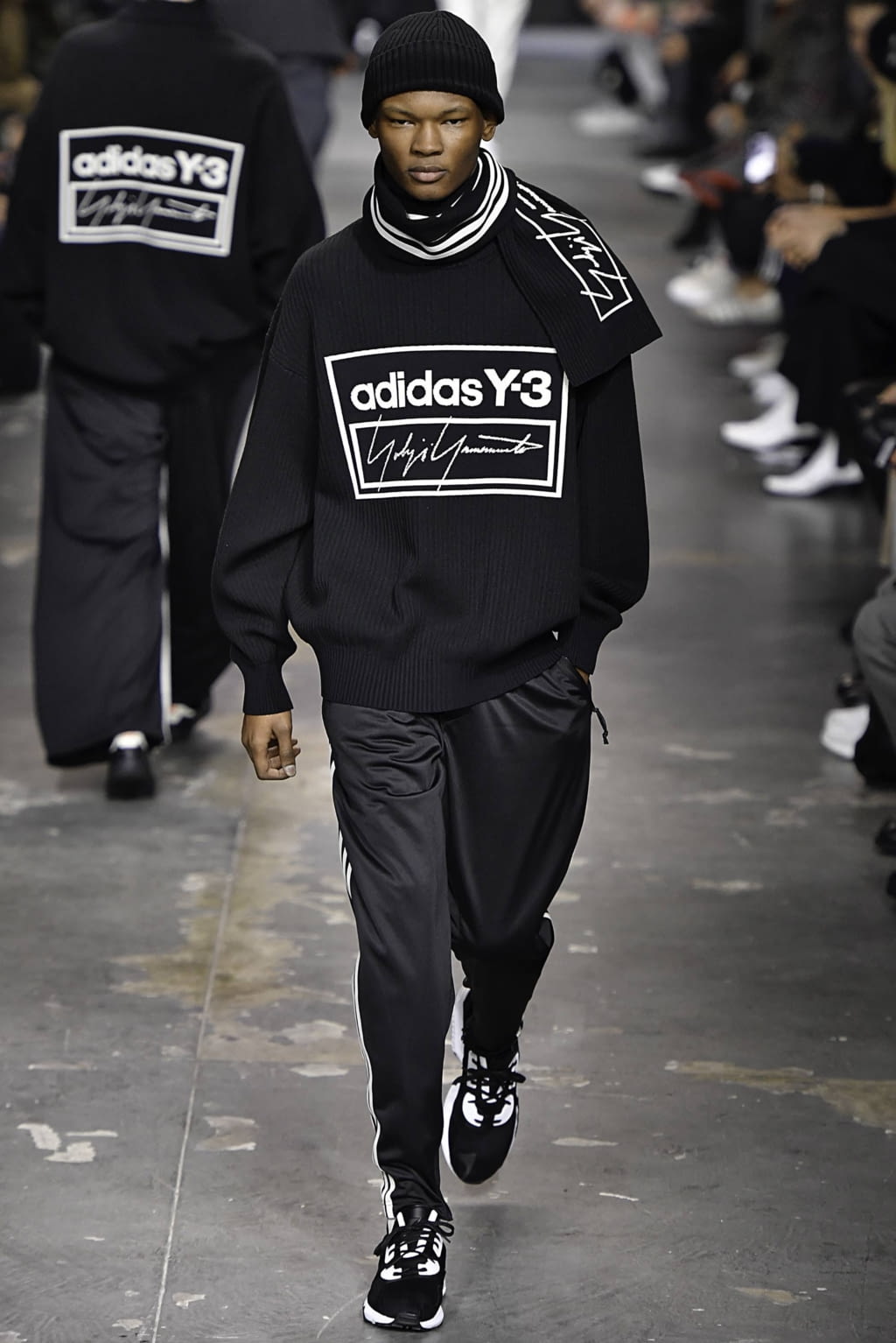 Fashion Week Paris Fall/Winter 2019 look 12 from the Y-3 collection 男装