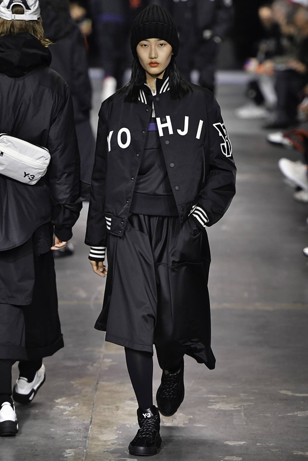 Fashion Week Paris Fall/Winter 2019 look 18 from the Y-3 collection 男装
