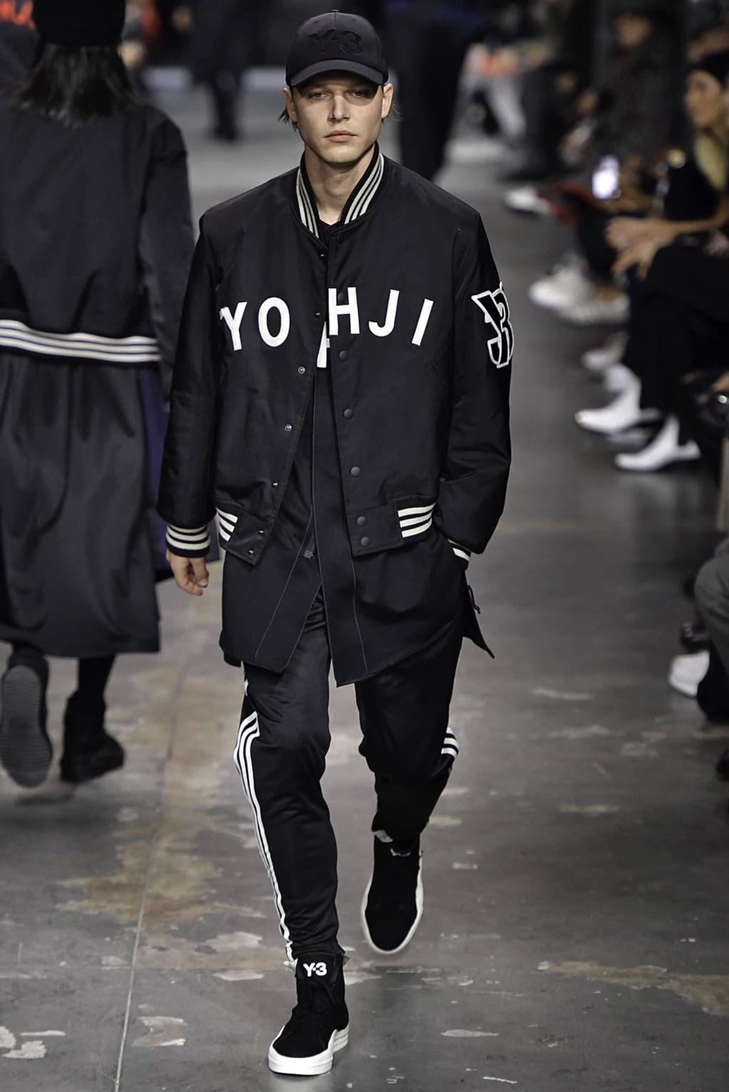 Fashion Week Paris Fall/Winter 2019 look 19 from the Y-3 collection menswear