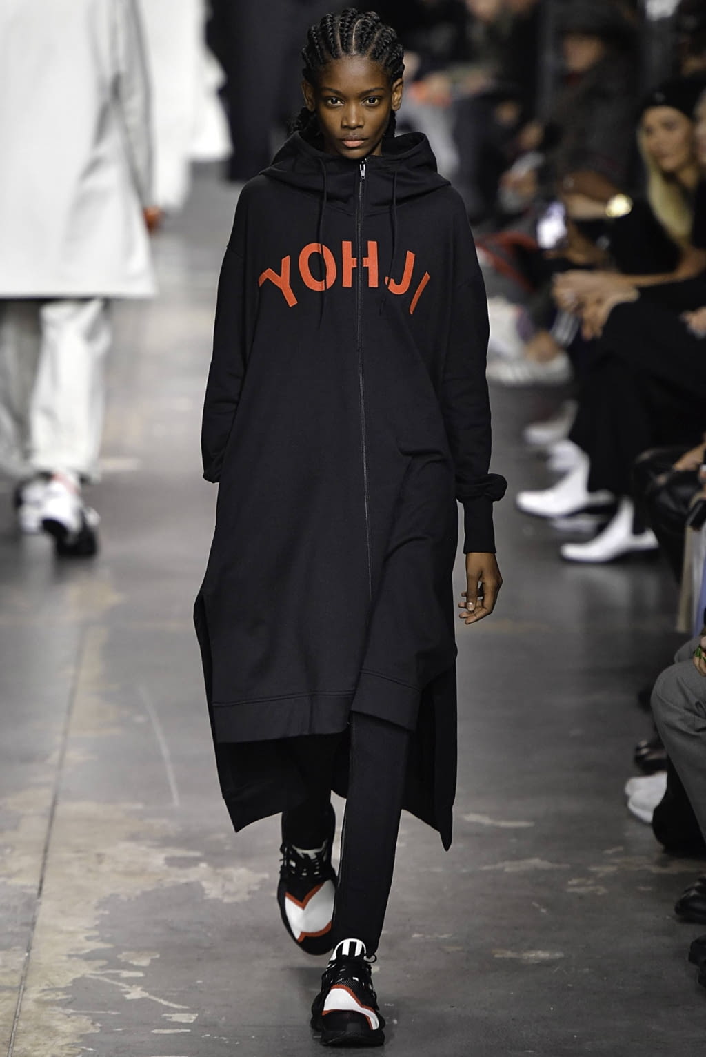 Fashion Week Paris Fall/Winter 2019 look 21 from the Y-3 collection 男装