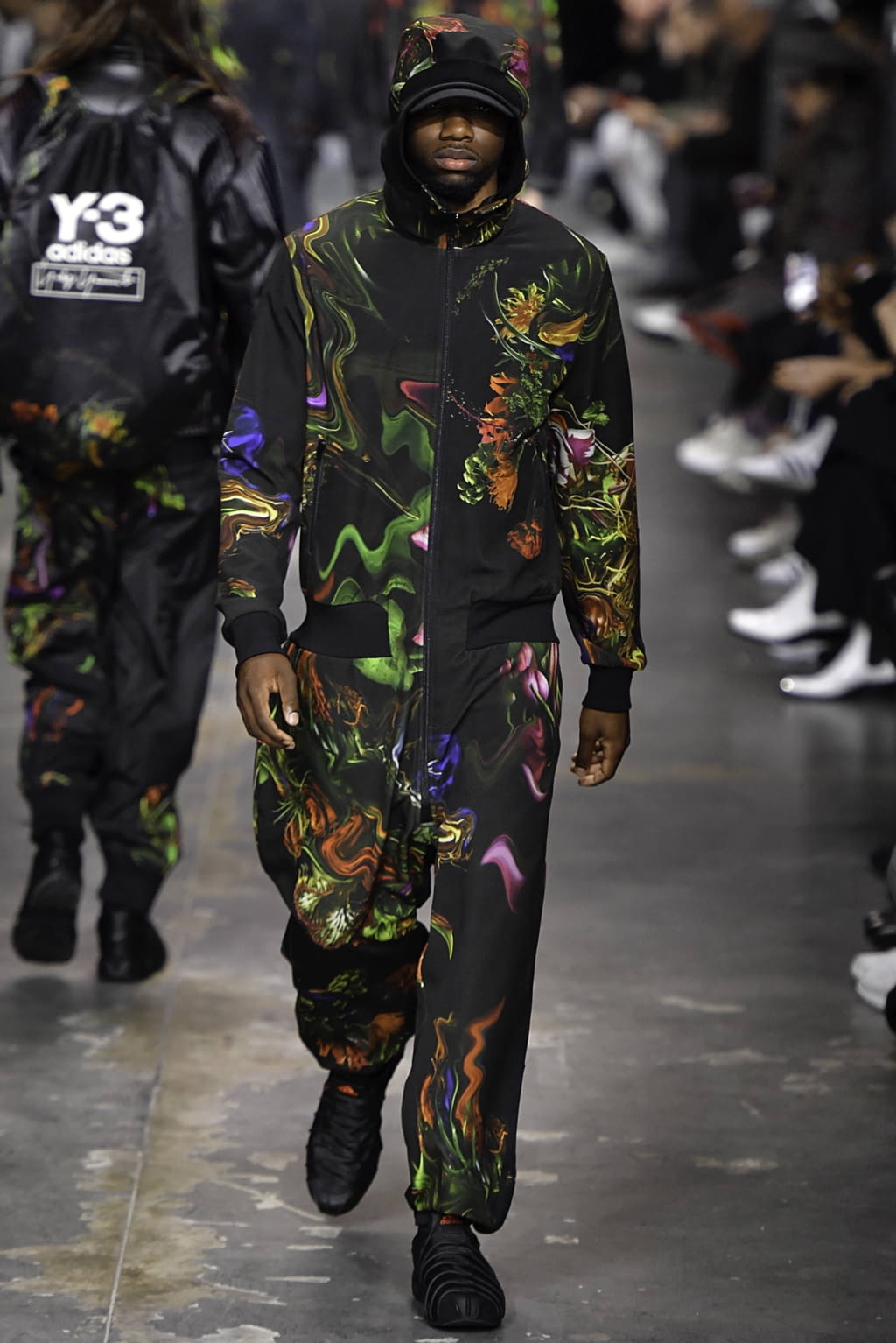 Fashion Week Paris Fall/Winter 2019 look 39 from the Y-3 collection 男装