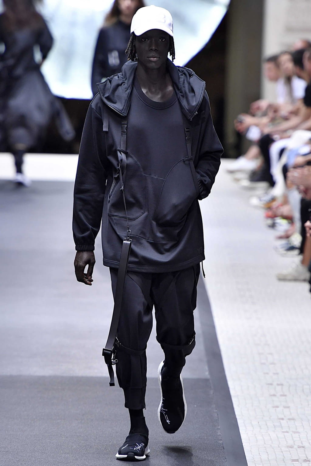 Fashion Week Paris Spring/Summer 2019 look 7 from the Y-3 collection menswear
