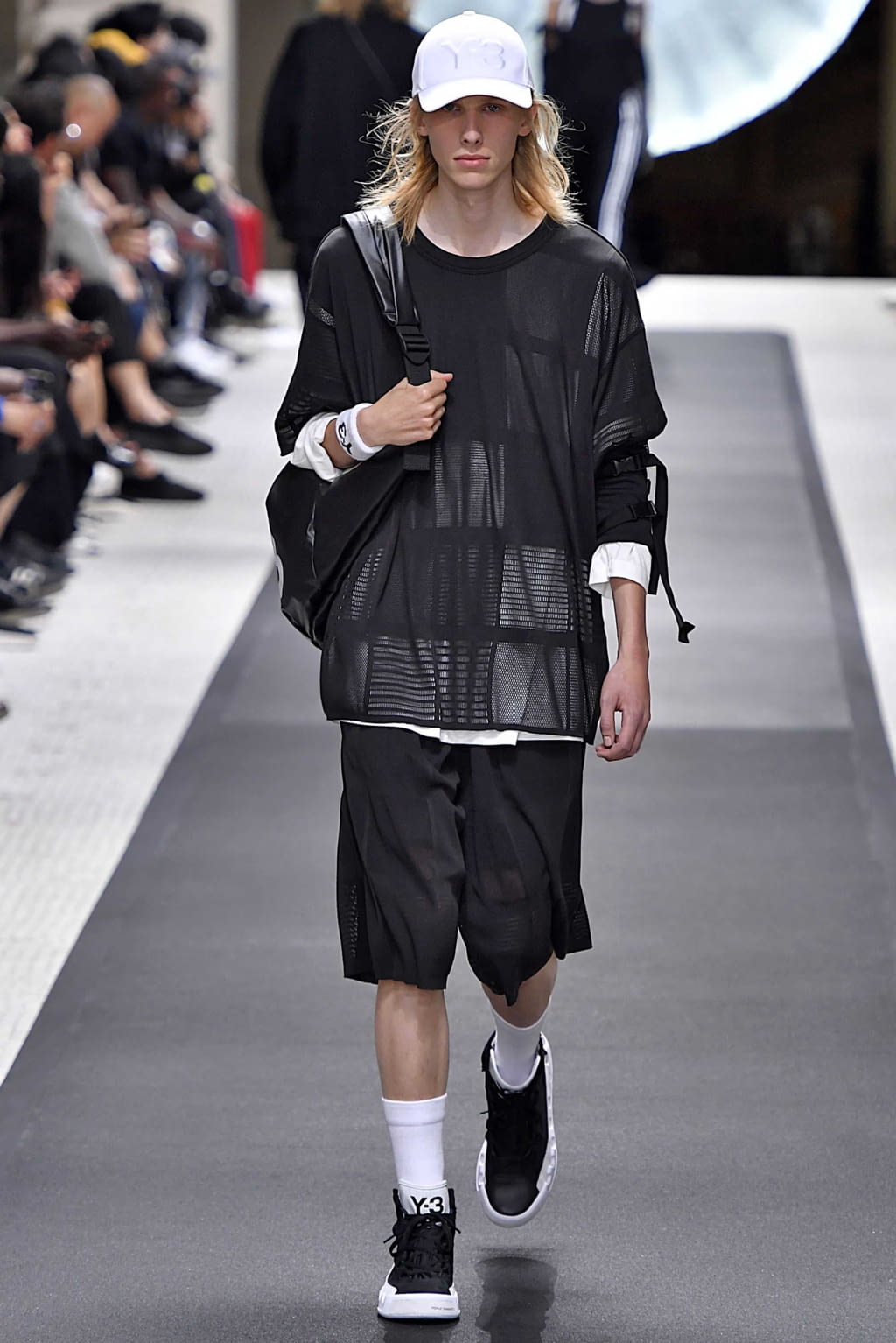 Fashion Week Paris Spring/Summer 2019 look 16 from the Y-3 collection menswear