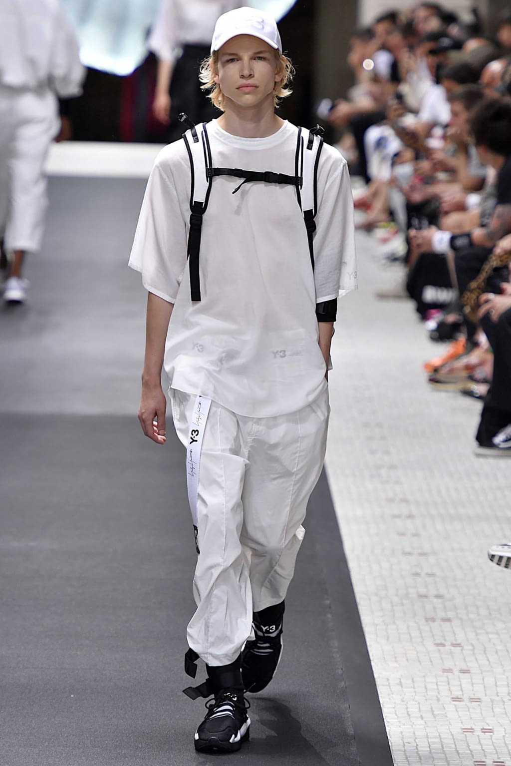 Fashion Week Paris Spring/Summer 2019 look 25 from the Y-3 collection menswear