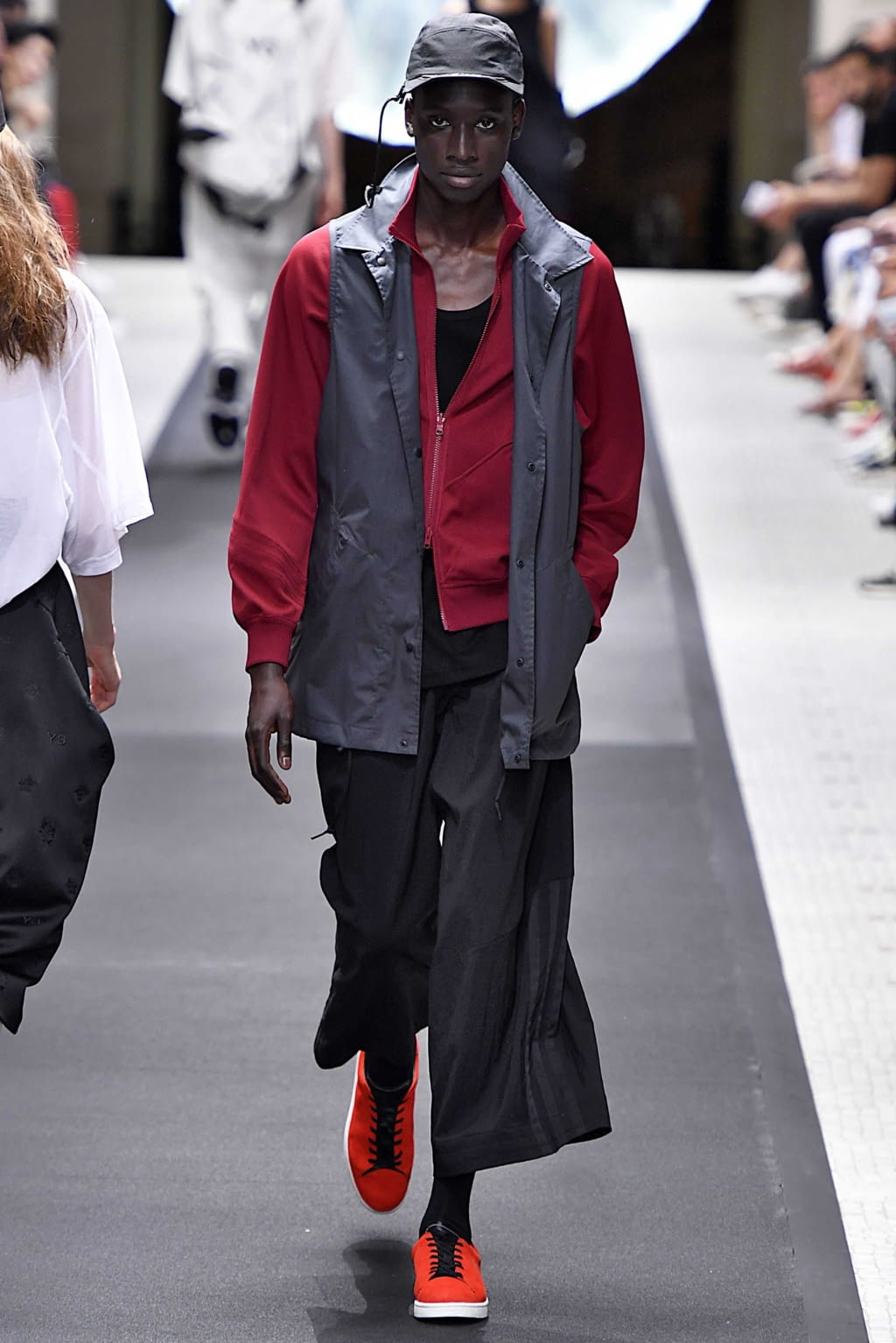 Fashion Week Paris Spring/Summer 2019 look 26 de la collection Y-3 menswear