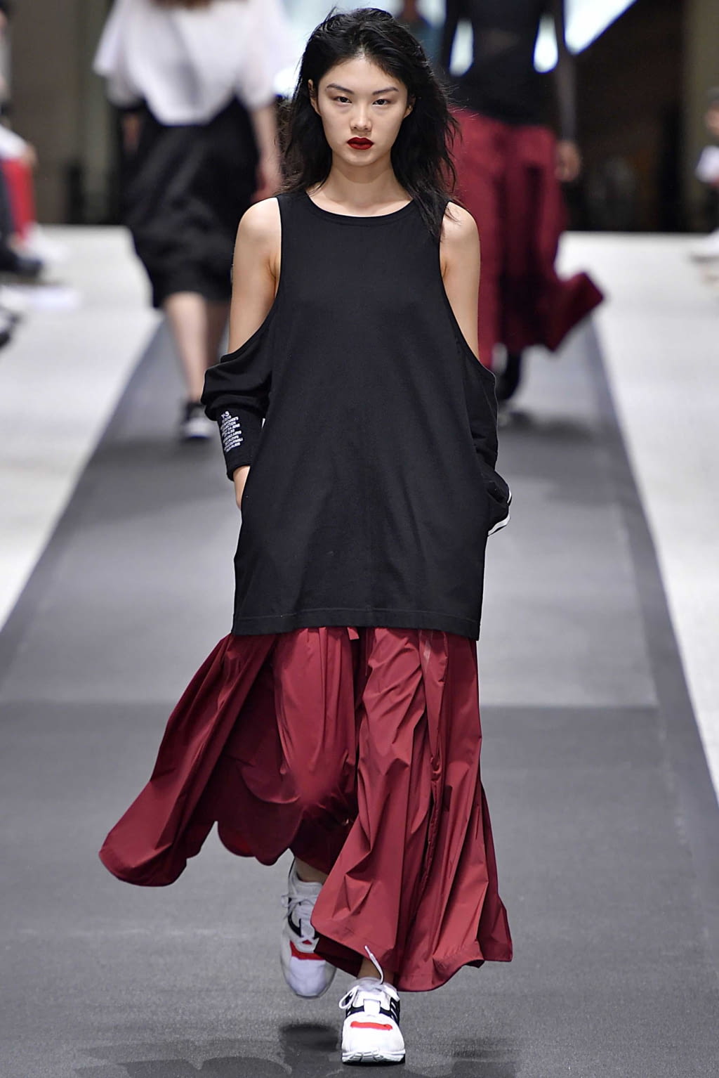 Fashion Week Paris Spring/Summer 2019 look 27 de la collection Y-3 menswear