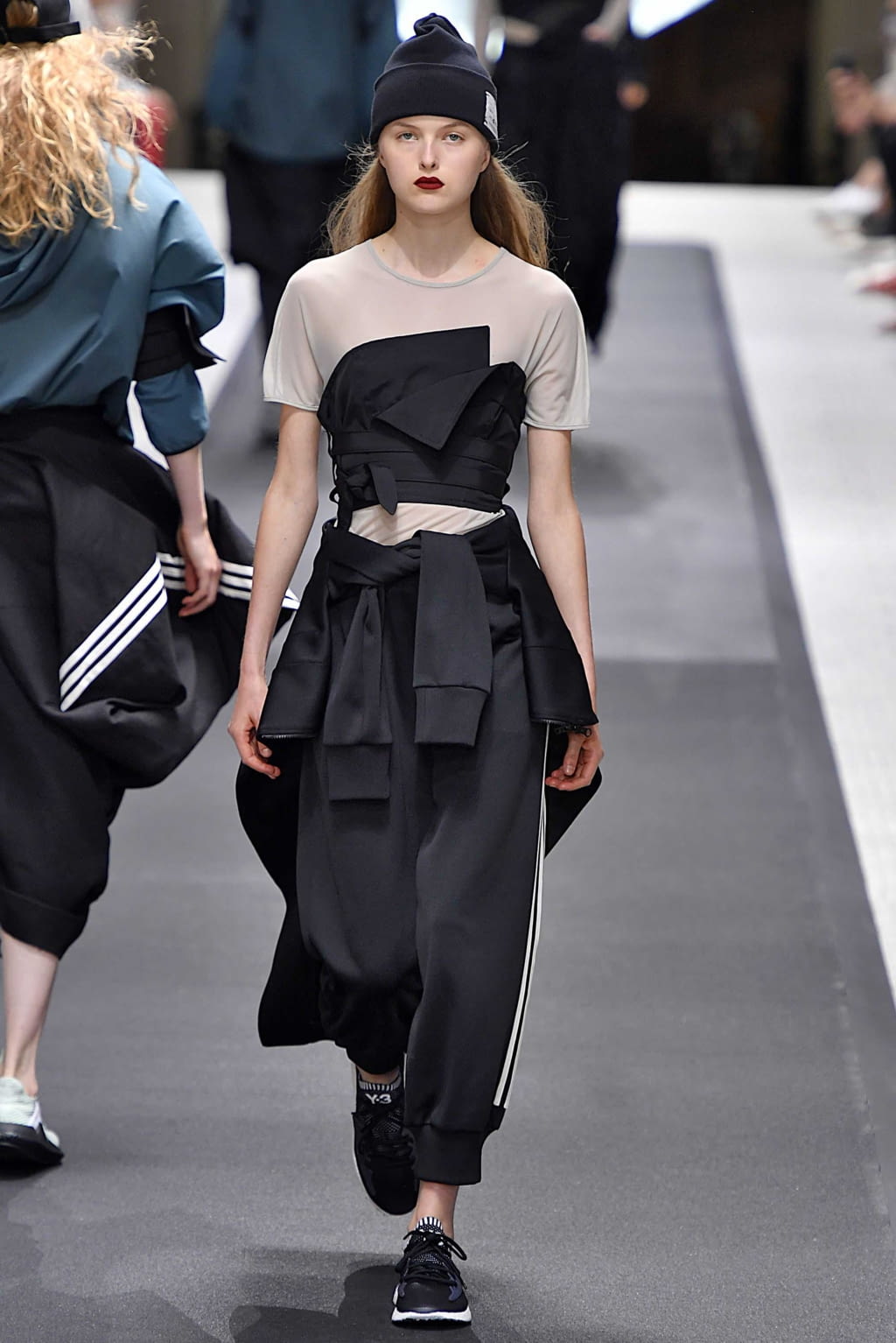 Fashion Week Paris Spring/Summer 2019 look 31 de la collection Y-3 menswear