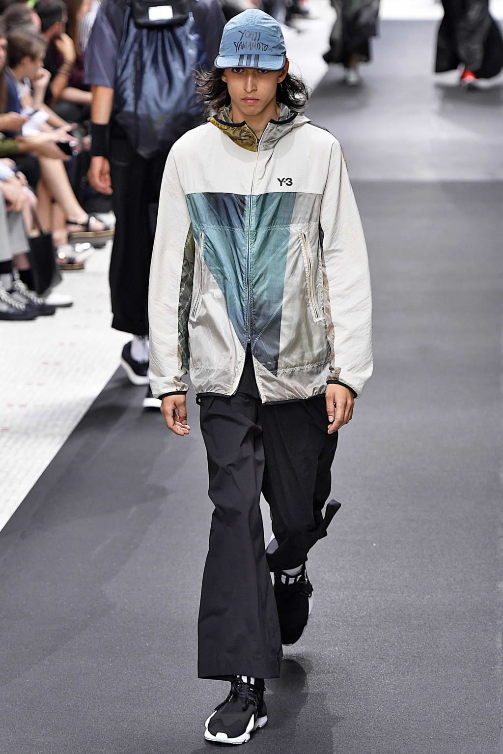 Fashion Week Paris Spring/Summer 2019 look 39 from the Y-3 collection 男装